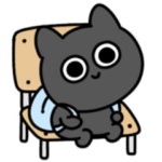 甘えたい。シュールなミニ黒猫