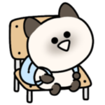 甘えたい。シュールなミニシャム猫